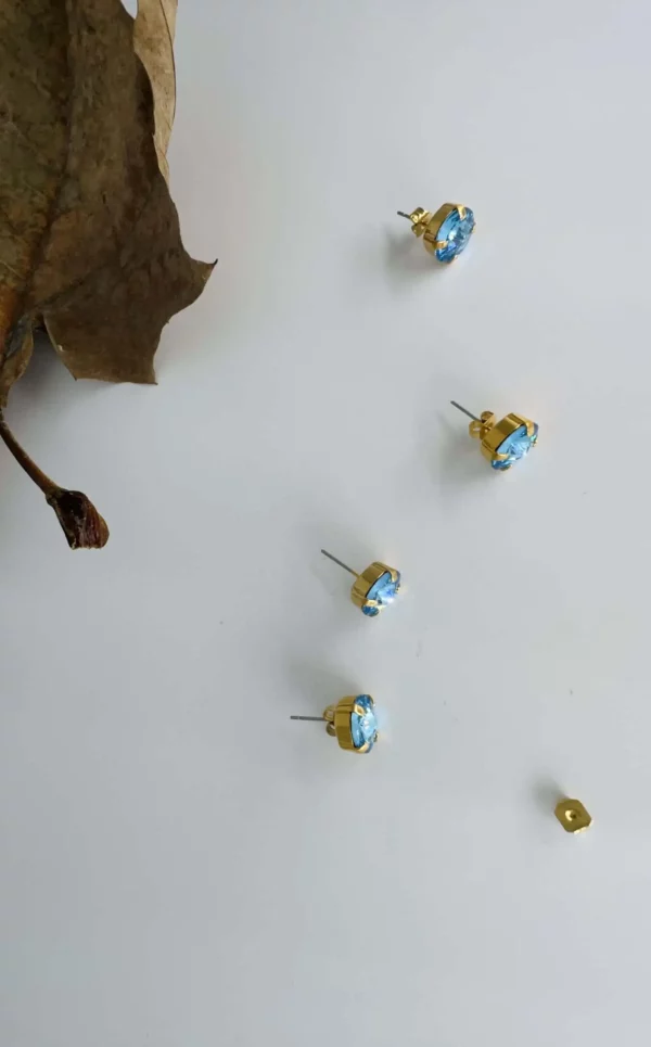 Swarovski studs earrings